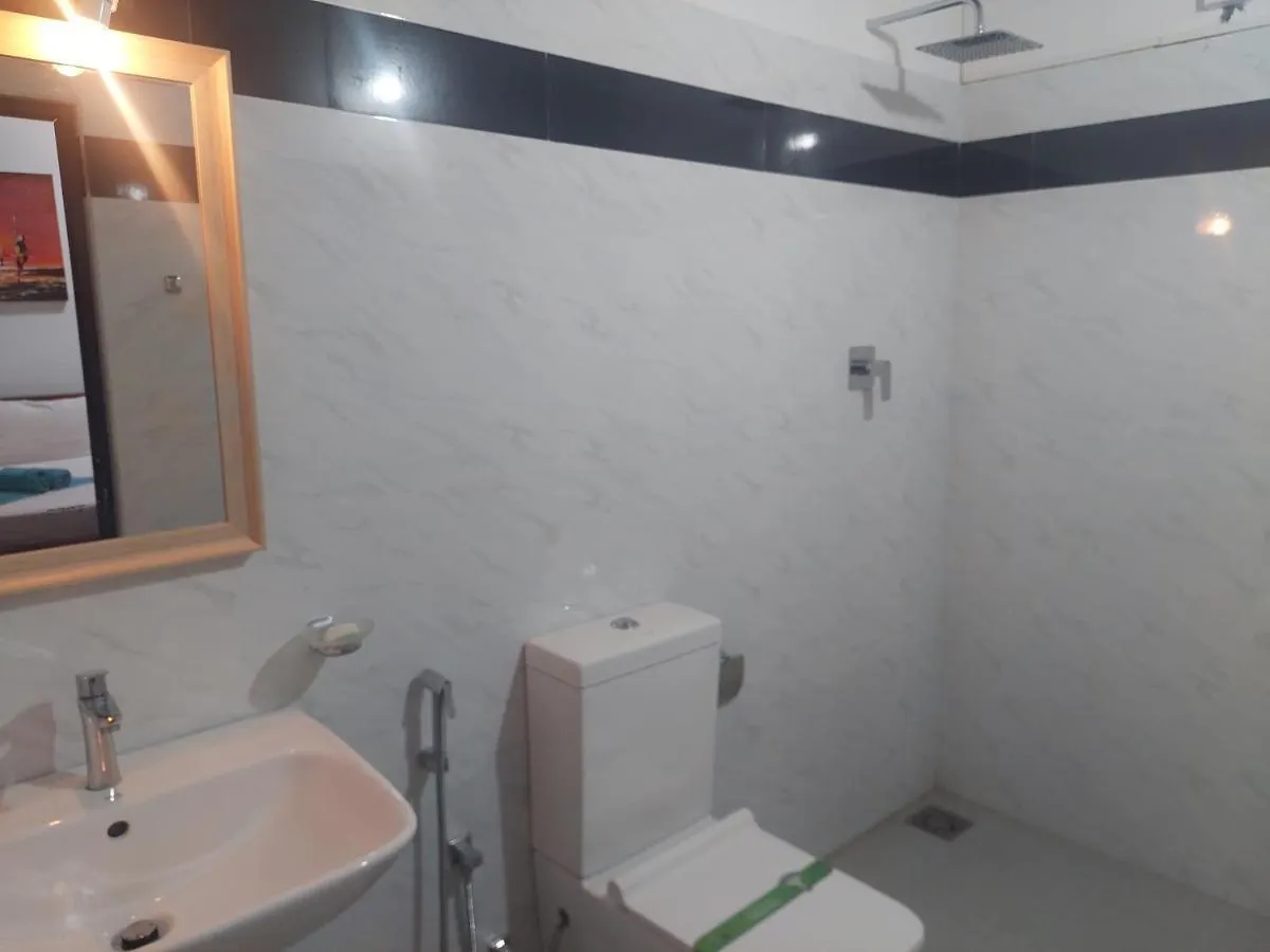 Green Light Holiday Village Негомбо Отель