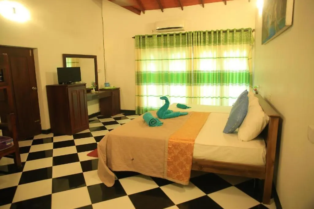 *** Отель Green Light Holiday Village Негомбо Шри-Ланка