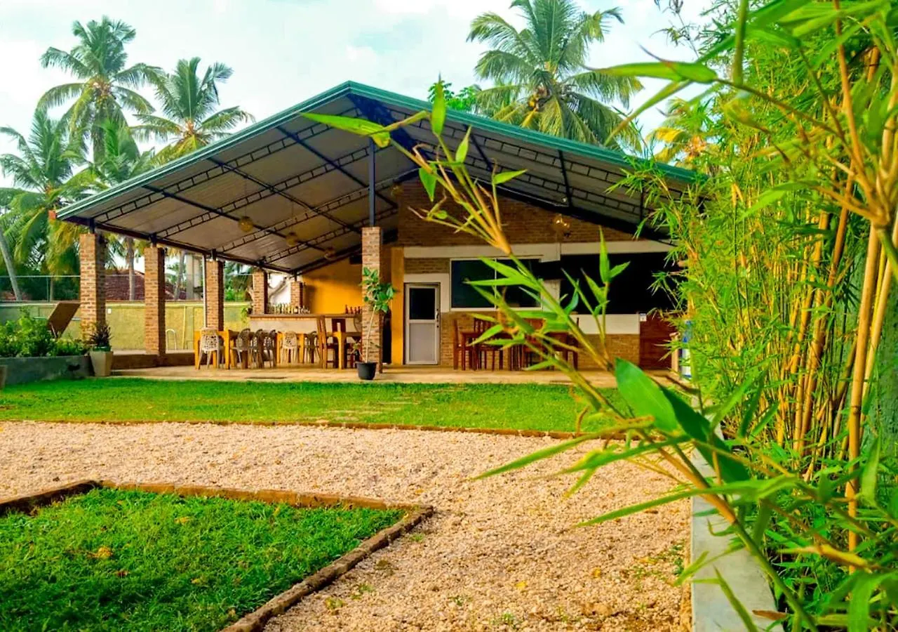 Green Light Holiday Village Негомбо 3*,  Шри-Ланка
